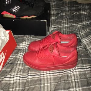 October red Jordan low 2s